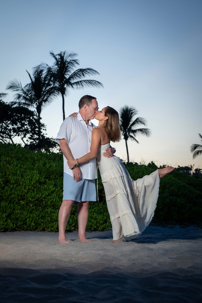 Beach Family pictures of a couple at Juno Beach, South Florida