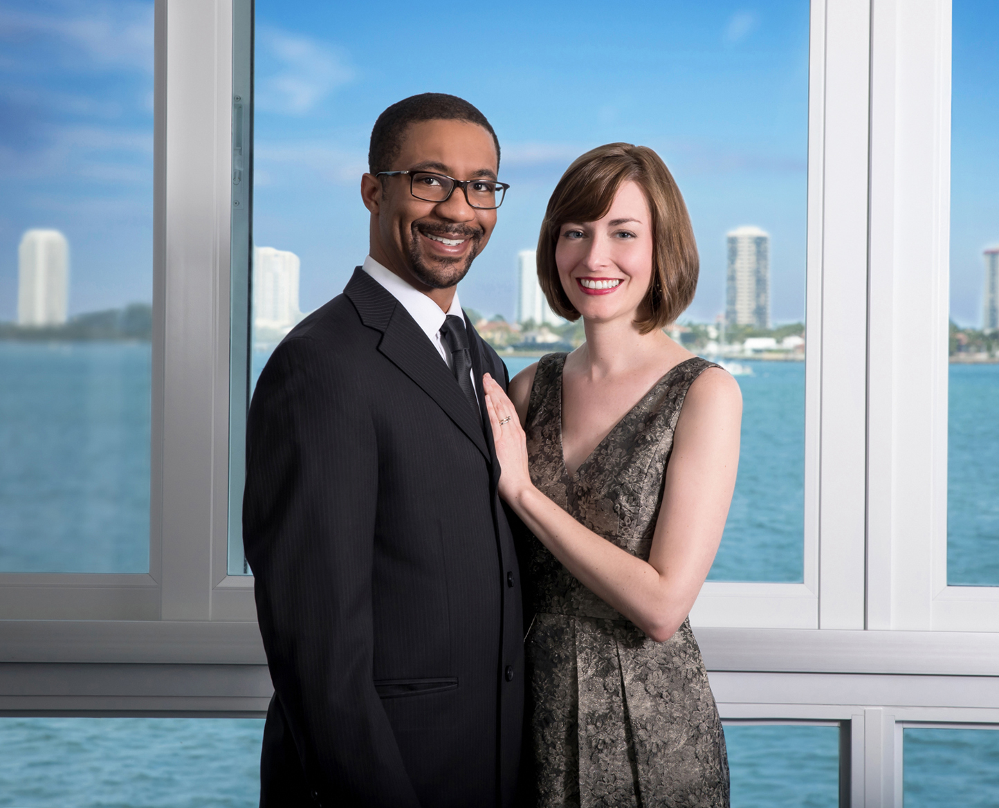 We specialize in family portraits and couple photography.